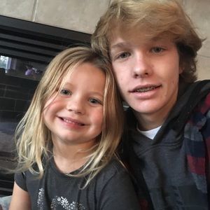 Meet your Posher, Max